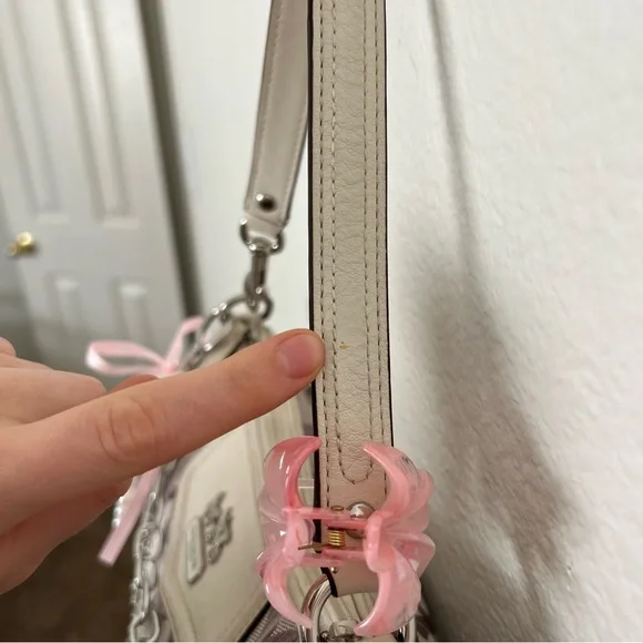 Coach Beige and Pink Shoulder Bag with Chain Detail - Picture 14 of 16